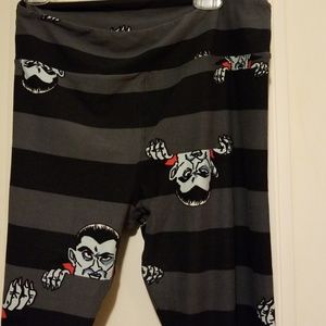 Vampire Lularoe leggings